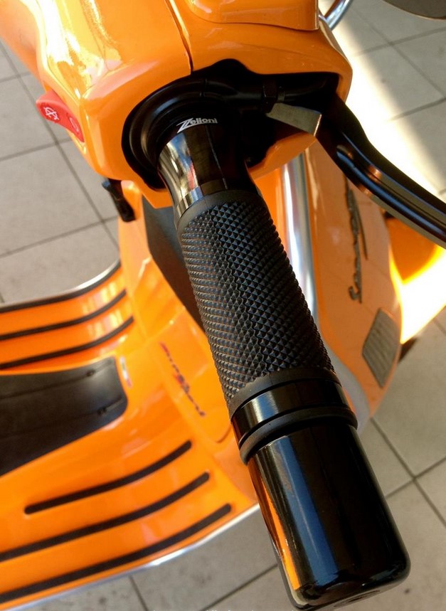 Griffe ZELIONI für Vespa GTS/​GTS Super/​GT/​GT L 125-300ccm, schwarz